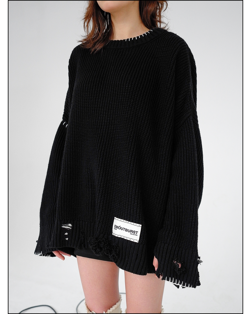 DISTRESSED SWEATER in black